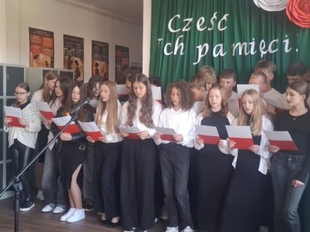 CZEŚĆ ICH PAMIĘCI !