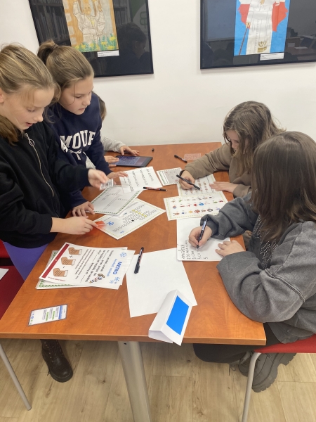 Klasa 4a w Bibliotece Pedagogicznej